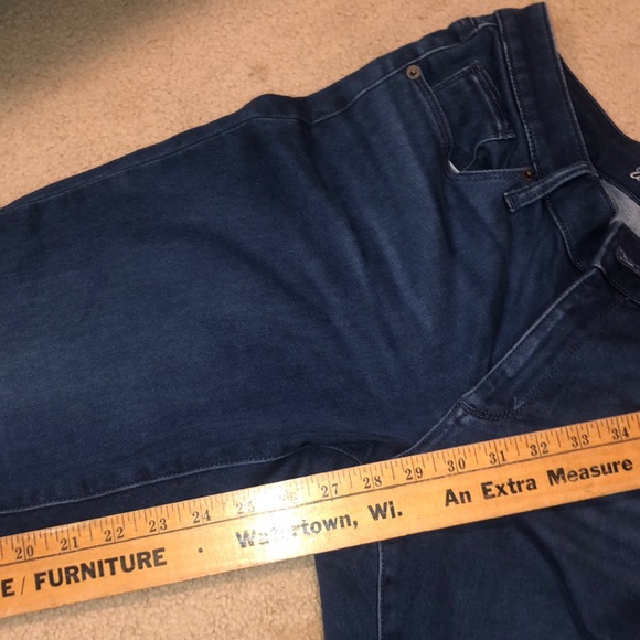 Universal Thread Comfortable Blue Jeans - Picture 8 of 8